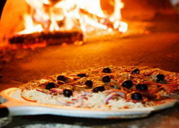 The Key Characteristics of a Wood-Fired Pizza Oven
