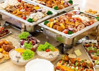 Catering device on foot group plots subsequent height